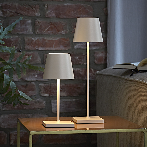 Akku-Tischleuchte Nuindie mini 250mm dünenbeige 2,2W FlexMood 2200K/2700K IP54 168/197lm Ra85 dim